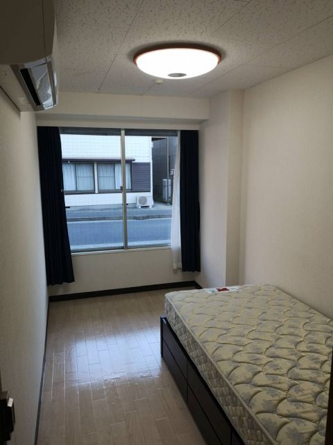 個室 - 住環境抜群！北久里浜駅、衣笠駅平坦！完全個室・女性限定シェアハウス} - ルームシェアルームメイト