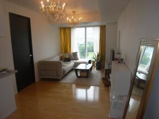 リビング - 品川駅 2ldk 高級マンション- ジム、プール付き- luxury apt with gym and pool.} - ルームシェアルームメイト