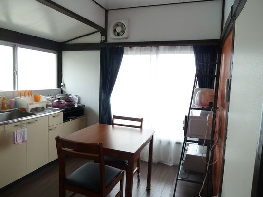 キッチン - 【女性限定】静かで落ち着ける生活環境。♪町田のシェアハウス＜31,800円＞♪} - ルームシェアルームメイト