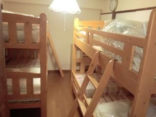 ベッド - 巣鴨 ・ 池袋 ・ 赤羽 などへのアクセス便利 ★ 板橋区役所前 ドミトリー ★} - ルームシェアルームメイト