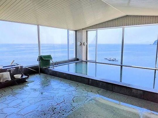 風呂 - 【残り1名】敷金０礼金０、家具・家電付、海沿いの温泉付リゾートマンションシェア（サブレット貸）} - ルームシェアルームメイト