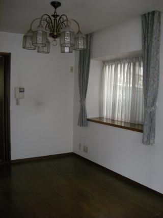 リビング - 即日入居できます！都心部シェアハウス♪} - ルームシェアルームメイト