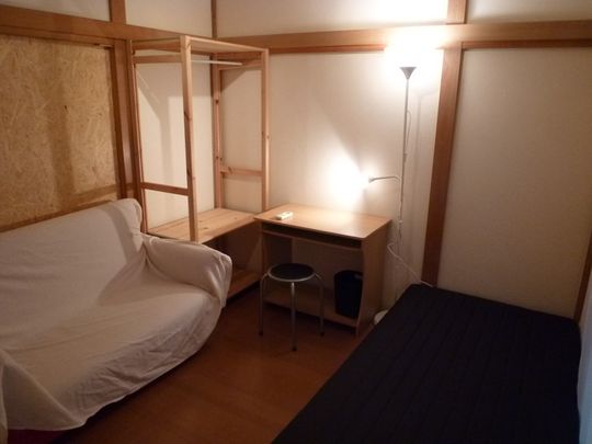 個室 - シングルマザーのシェアハウス} - ルームシェアルームメイト