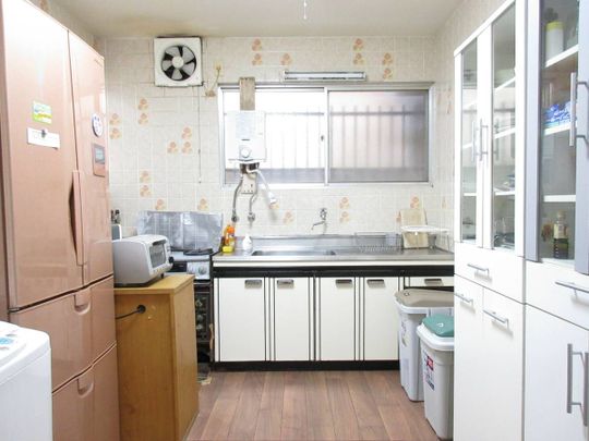 キッチン - 代々木屋駅まで6分} - ルームシェアルームメイト