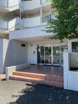 建物 - 横浜 港南中央 バス付き 駅徒歩6分 週払い16,000円} - ルームシェアルームメイト