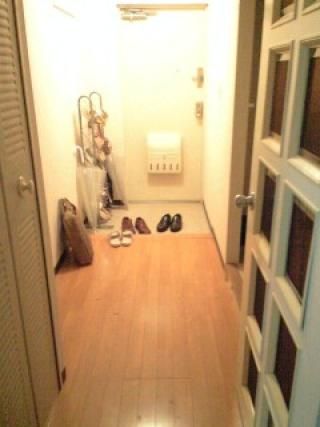 下駄箱 - ☆丸の内エリアまで20分圏内☆3人シェア☆} - ルームシェアルームメイト