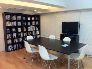 リビング - メトロ市ヶ谷駅２分　快適都心ライフを満喫できる部屋♪} - ルームシェアルームメイト