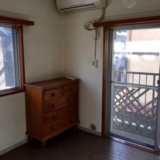 個室 - 大人気の下北沢 美部屋 陽当たり良好} - ルームシェアルームメイト