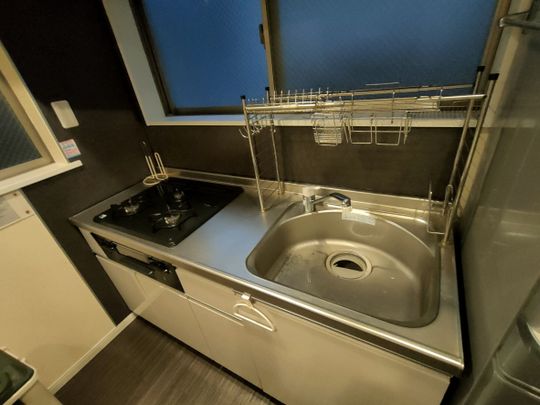 キッチン - 横浜市中区シェアハウス} - ルームシェアルームメイト