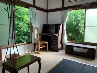 個室 - カーサ追浜　女性専用シェアハウス} - ルームシェアルームメイト