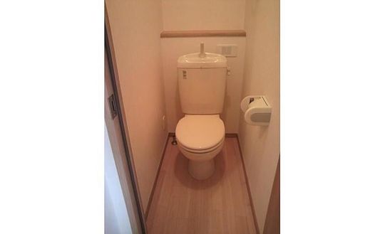 トイレ - 西武新宿線の東伏見駅に位置} - ルームシェアルームメイト