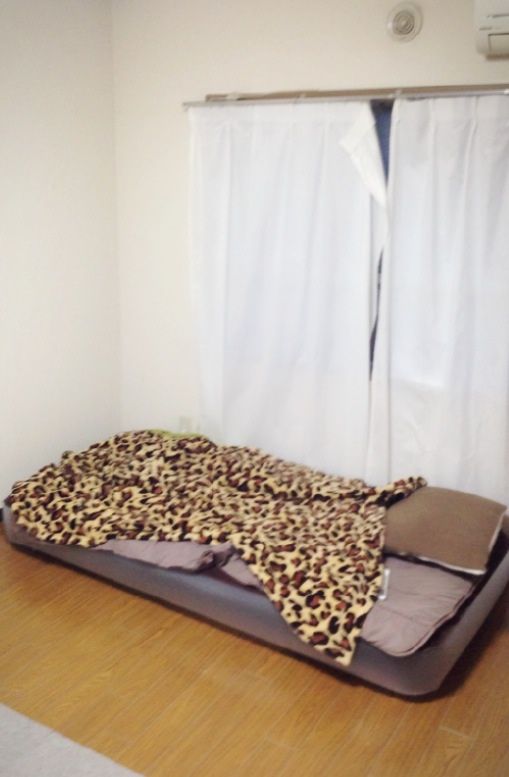 個室 - ルームメイト募集！} - ルームシェアルームメイト