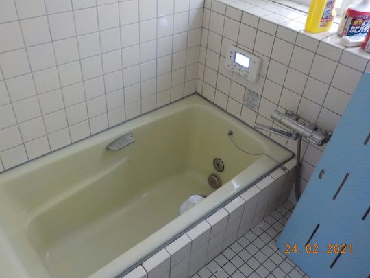 風呂 - 2階3間空いてます} - ルームシェアルームメイト