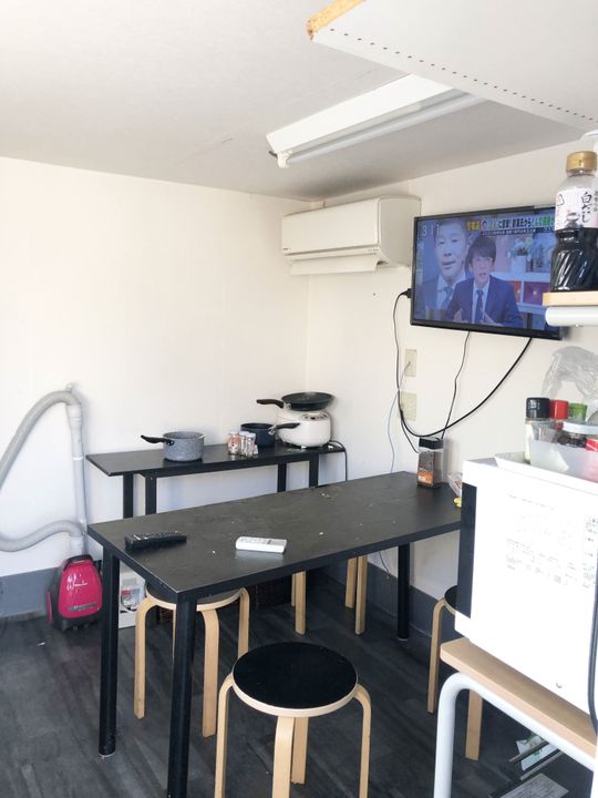 キッチン - 家賃29,500円～ファミマ徒歩0分！バス停徒歩0分！足立小台駅徒歩12分！エアコン、冷蔵庫付き！WIFI無料！} - ルームシェアルームメイト