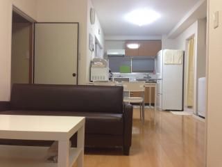 リビング - 西日暮里駅徒歩3分・家賃37000円・3ldkシェアハウス☆} - ルームシェアルームメイト