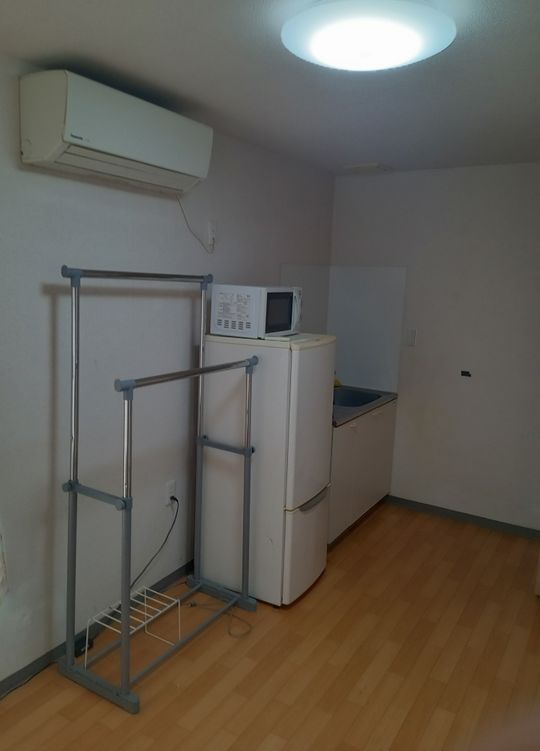 個室 - 敷・礼・仲介料などオール０☆初期費用総額￥75000のみ！(光熱費込)} - ルームシェアルームメイト