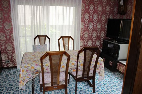 ダイニング - 45,000円光熱費込み、東急田園都市線梶ヶ谷駅より徒歩12分、2名入居中} - ルームシェアルームメイト