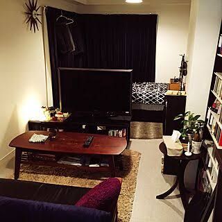 リビング - 池袋近く　【女性限定】シェアメイト募集} - ルームシェアルームメイト