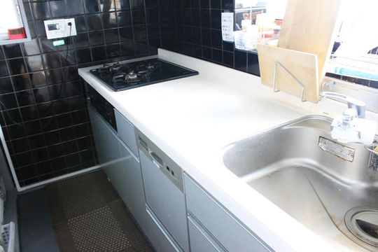 キッチン - 京王井の頭線『西永福駅』徒歩6分!オシャレな一戸建て!} - ルームシェアルームメイト