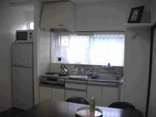 リビング - ★鍵付個室ルームシェア　4部屋募集（お得情報有り）★} - ルームシェアルームメイト