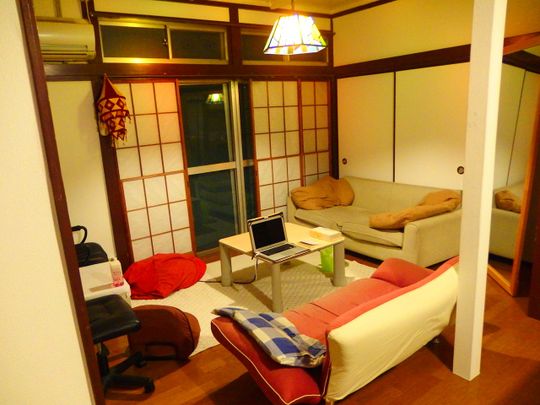 リビング - ◎オススメ◎ 敷金礼金０円！個室有り！即入居可能！家賃34,000〜！石神井公園駅徒歩12分！} - ルームシェアルームメイト