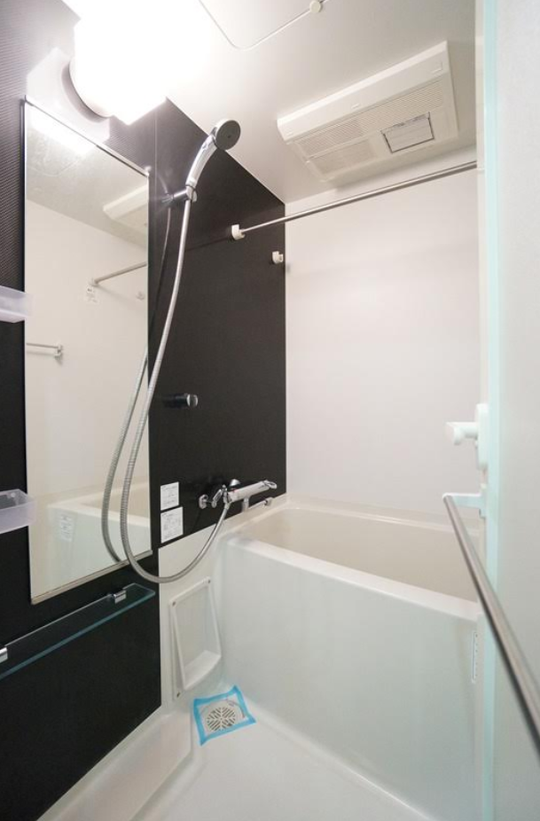 風呂 - 部屋を貸します　（品川駅から徒歩12分　新築マンション）} - ルームシェアルームメイト