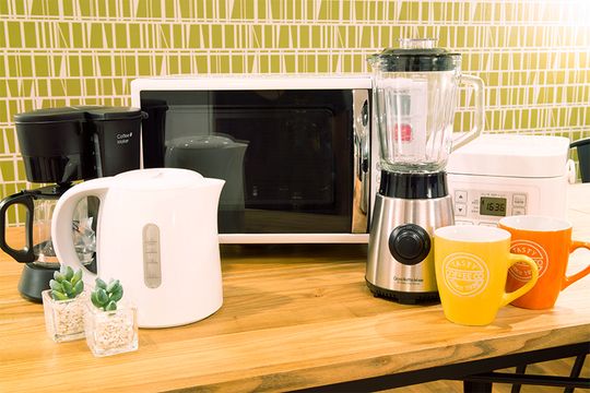 キッチン - 麻布十番・六本木でシェアする人を募集しています！} - ルームシェアルームメイト