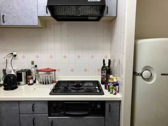 キッチン - 渋谷８分オートロックマンション} - ルームシェアルームメイト