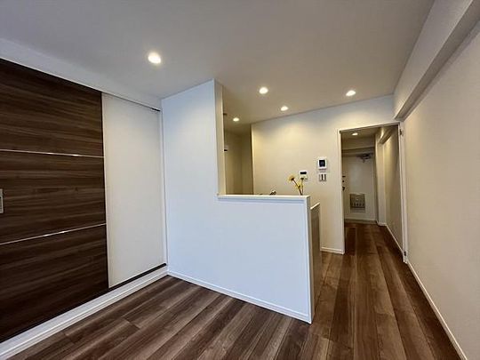 リビング - 門前仲町駅徒歩3分、リノベマンション} - ルームシェアルームメイト