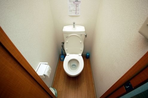 トイレ - 京濱東北線蒲田駅 5 分、品川駅 10 分、横浜駅 15 分} - ルームシェアルームメイト