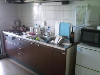 キッチン - 新宿まで１５分！　駅近！！　女性募集！！} - ルームシェアルームメイト