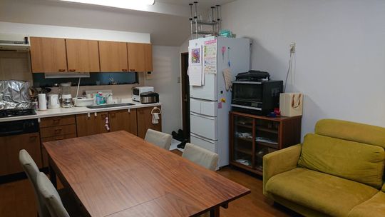 リビング - 高田馬場駅　ルームシェア} - ルームシェアルームメイト