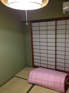 個室 - JR大塚駅徒歩2分！　6畳和室　エアコン完備　ベランダ有り　収納有り　インターネット使用可（光通信開通済）} - ルームシェアルームメイト