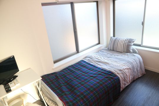 個室 - 横浜エリアのモダンハウスでミニマリストにシェア生活を送ってみませんか？} - ルームシェアルームメイト