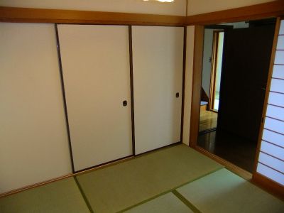 個室 - 渋谷新宿すぐ下北沢駅近シェアハウス} - ルームシェアルームメイト