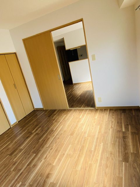 キッチン - 新宿まで25分　多摩霊園駅から30秒1ldk} - ルームシェアルームメイト