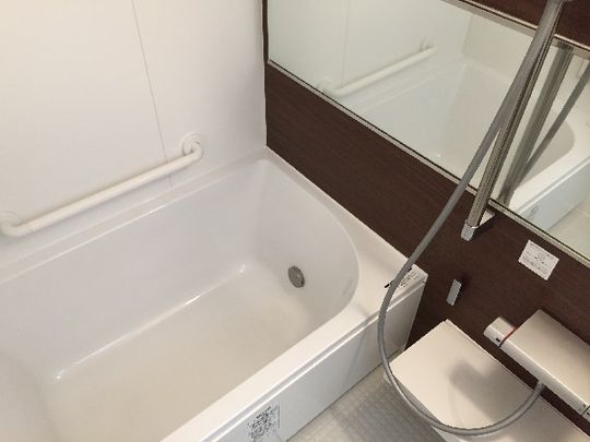 風呂 - リノベマンション家具付き！目黒駅徒歩5分の好立地} - ルームシェアルームメイト