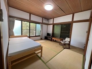 個室 - メゾン追浜2番館　シェアハウス} - ルームシェアルームメイト