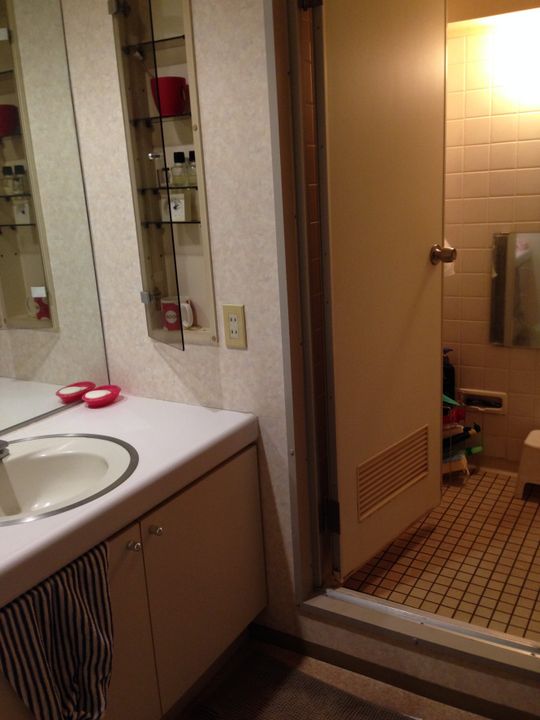 風呂 - 【即入居可】【初期費用不要】人気の三宿エリア◆3人シェア個室◆6帖◆ベランダ・収納付き◆2階以上} - ルームシェアルームメイト