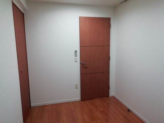 個室 - タワーマンションに住んでみたい方募集} - ルームシェアルームメイト