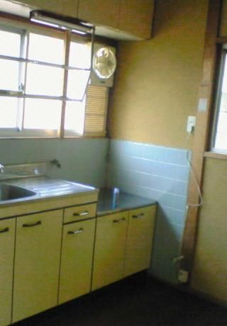 キッチン - 静かな静かな１軒家♪香川大・医大も通学可♪} - ルームシェアルームメイト