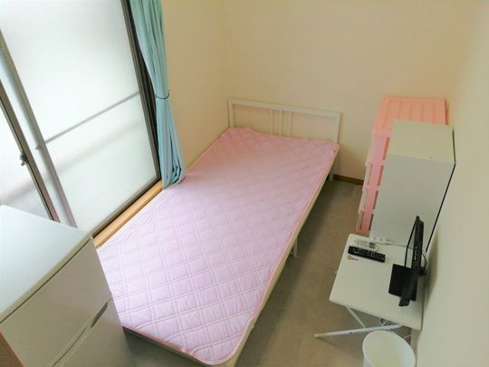 個室 - 王子駅から徒歩４分！都心へのアクセスは抜群！} - ルームシェアルームメイト