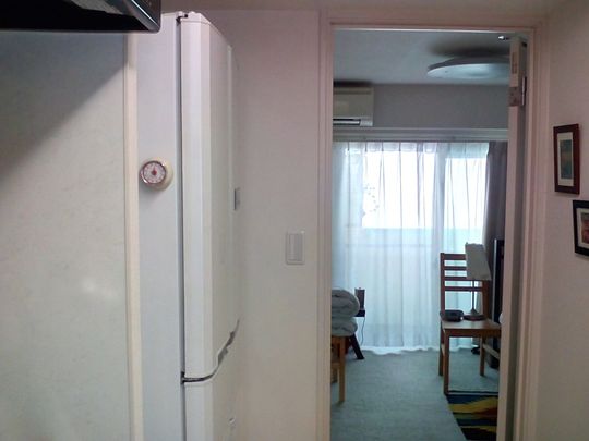 キッチン - 恵比寿、個室、東京メトロ恵比寿駅３分} - ルームシェアルームメイト