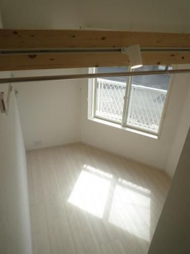 キッチン - 新子安 子安 初期費用0円 家賃2万～ 相談} - ルームシェアルームメイト