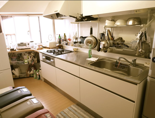 キッチン - 【初月フリーレント】東京タワー、森ビルを一望できる一等地マンションの高層階} - ルームシェアルームメイト