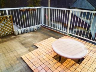 ベランダ - [鍵付き個室]池袋10分！新宿・渋谷まで1本！成増８ldkハウスシェア☆} - ルームシェアルームメイト