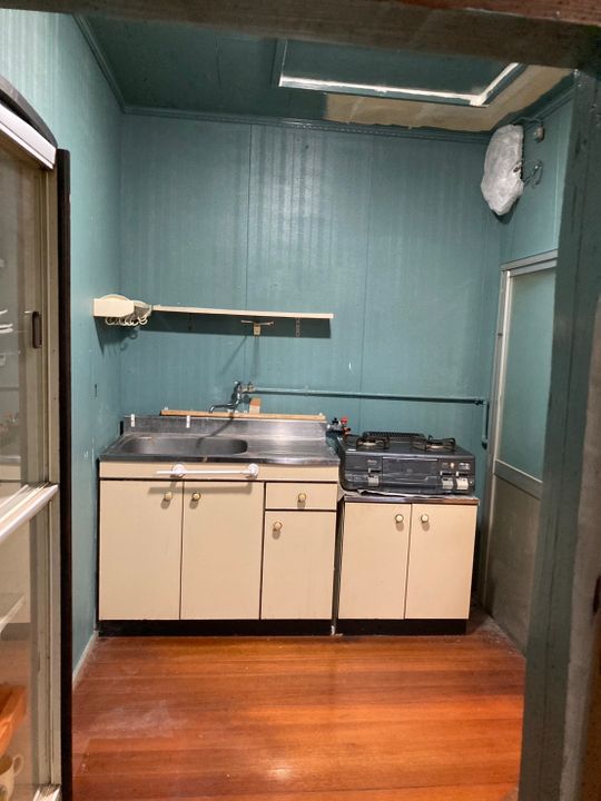 キッチン - 平屋で庭付きペット可物件} - ルームシェアルームメイト