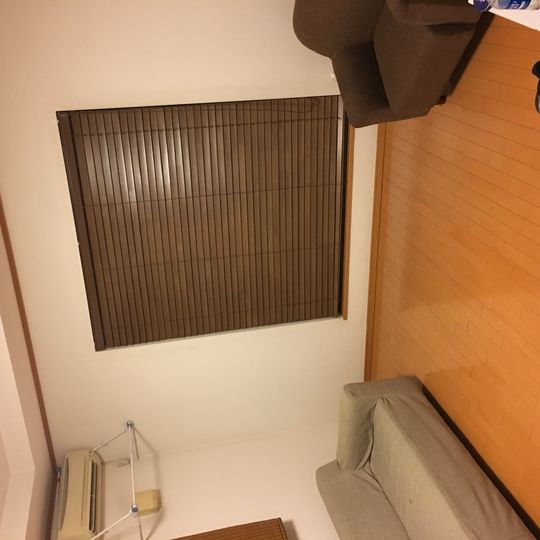 個室 - 部屋空きます} - ルームシェアルームメイト