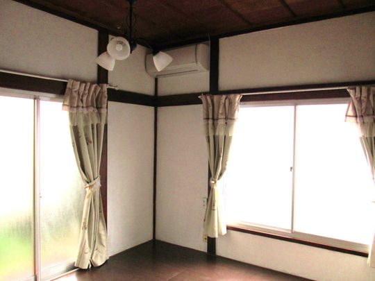 個室 - 田園都市線青葉台・藤が丘　初期費用無料！お米無料！女性専用シェアハウスオープン♪} - ルームシェアルームメイト