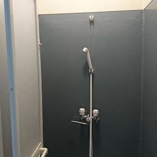 シャワー - 奄美大島　ワンルーム　サーフポイント近し} - ルームシェアルームメイト